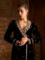 Load image into Gallery viewer, Siyahzar Black Velvet Suit Set
