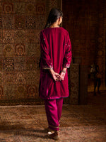 Load image into Gallery viewer, Anira Magenta Velvet Pheran Set
