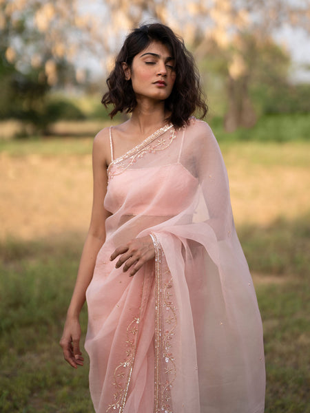 Pinkish Peach Organza Embroidered Saree Set Design by SURBHI SHAH at  Pernia's Pop Up Shop 2024